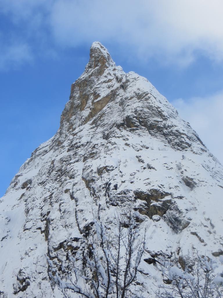 En face du refuge Campos Base